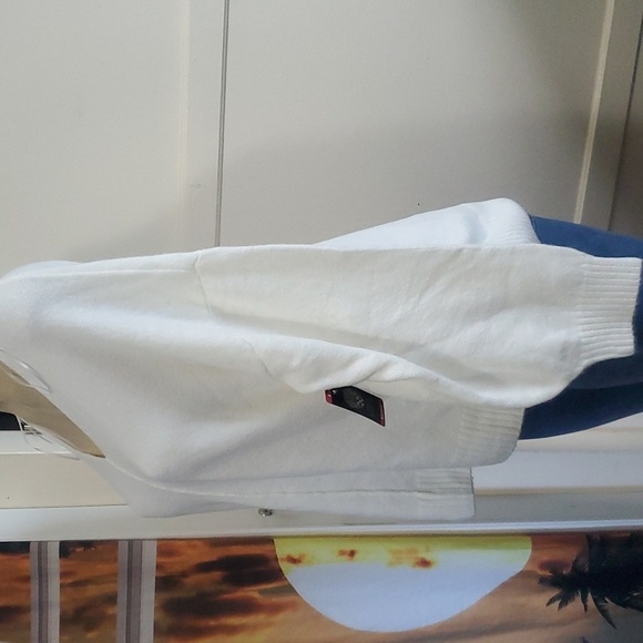 NWT Vince Camuto Soft V Neck White Color Paradox Sweater Size XL - Picture 5 of 10